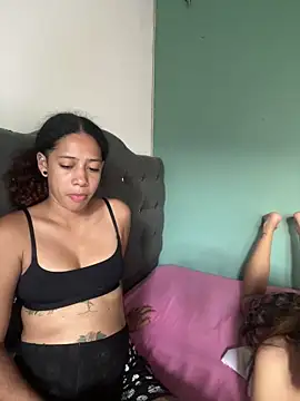 Miley and Vash online show from December 7, 9:22 pm