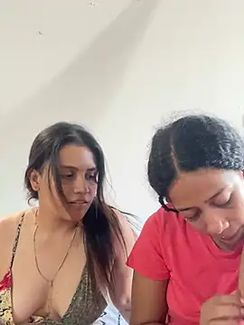 Miley and Vash online show from January 20, 9:32 pm