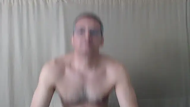Snapshot of Daddyhot_Alejo chatting on May 22, 3:50 pm Daddyhot Alejo online show from May 22, 3:50 pm