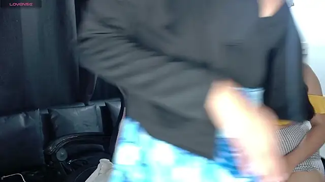 Snapshot of Karen_sex92 chatting on February 17, 12:38 pm Karen sex92 online show from February 17, 12:38 pm