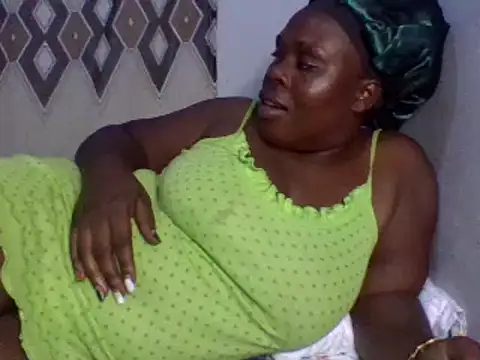 Snapshot of sweett_shaley chatting on January 3, 7:50 pm sweett shaley online show from January 3, 7:50 pm