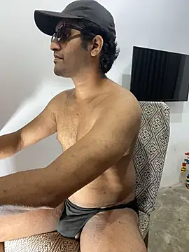Snapshot of Lahirumadu2 chatting on May 21, 4:58 pm Lahirumadu2 online show from May 21, 4:58 pm
