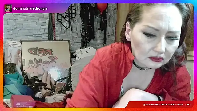 Snapshot of dominatrixredsonyja chatting on March 13, 11:33 pm dominatrixredsonyja online show from March 13, 11:33 pm