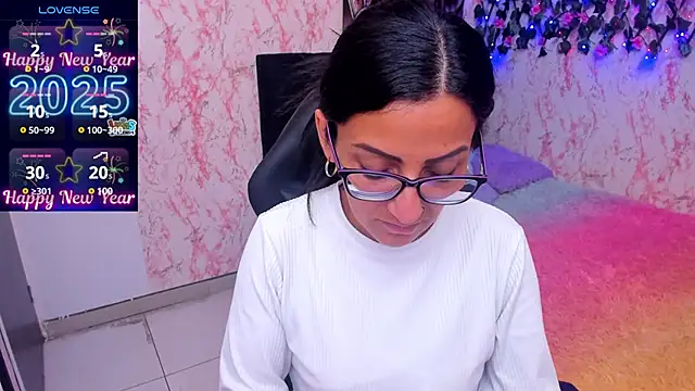 alma blue online show from January 6, 9:00 pm