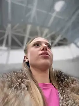 Snapshot of pinkstar_ chatting on February 9, 8:33 am pinkstar online show from February 9, 8:33 am