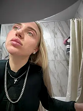 Snapshot of pinkstar_ chatting on October 8, 5:32 pm pinkstar online show from October 8, 5:32 pm