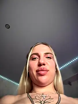 Snapshot of pinkstar_ chatting on October 12, 5:45 pm pinkstar online show from October 12, 5:45 pm