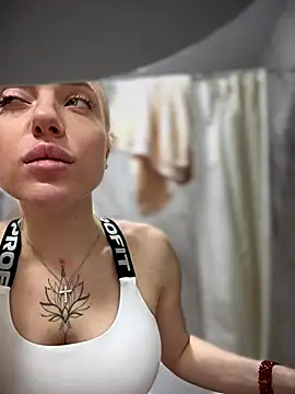 Snapshot of pinkstar_ chatting on October 31, 4:46 am pinkstar online show from October 31, 4:46 am