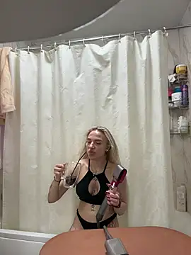 Snapshot of pinkstar_ chatting on December 5, 6:00 am pinkstar online show from December 5, 6:00 am