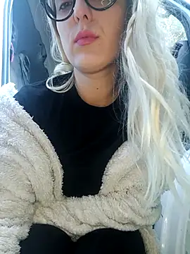 dolcehelena993 online show from December 21, 2:13 pm