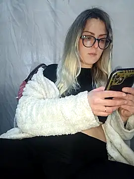 dolcehelena993 online show from February 21, 3:13 pm