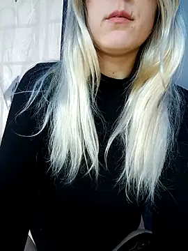 dolcehelena993 online show from March 15, 1:17 pm