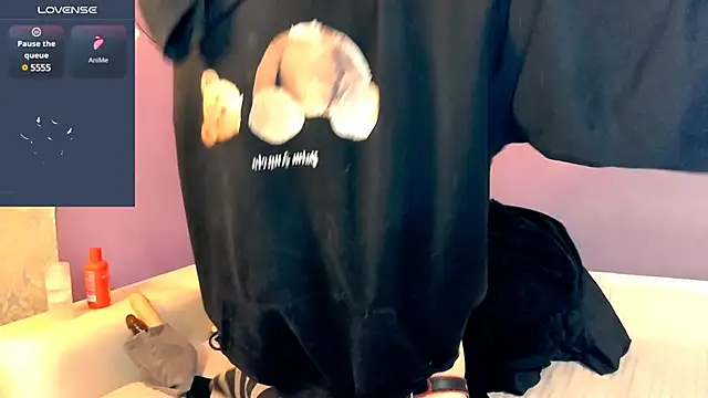 Snapshot of Littlepinkcat chatting on February 1, 7:13 pm Littlepinkcat online show from February 1, 7:13 pm