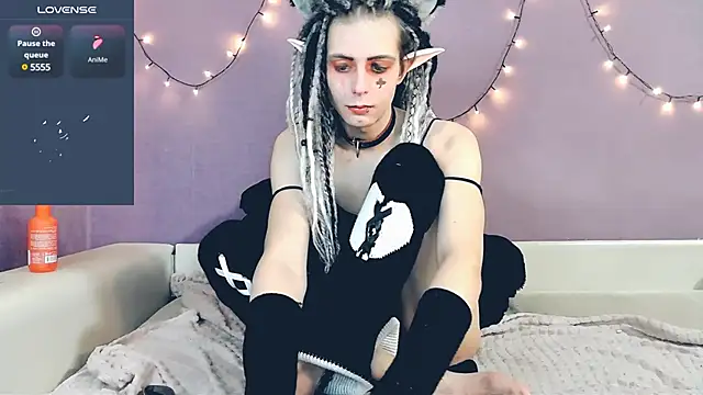 Snapshot of Littlepinkcat chatting on February 18, 4:37 pm Littlepinkcat online show from February 18, 4:37 pm