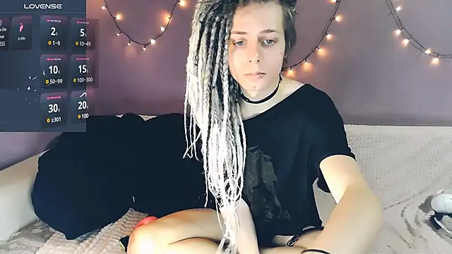 Snapshot of Littlepinkcat chatting on March 8, 7:31 pm Littlepinkcat online show from March 8, 7:31 pm