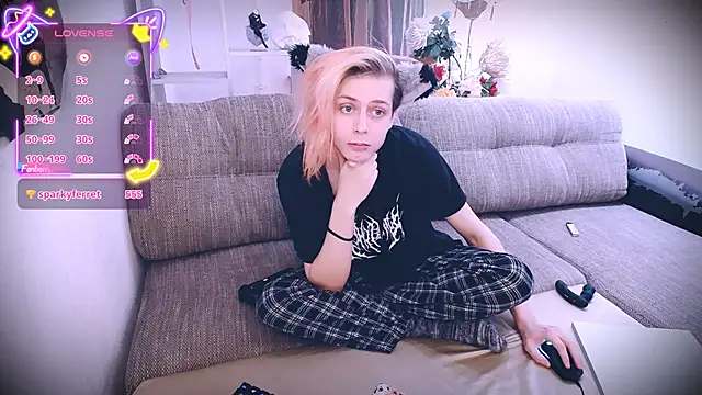 Snapshot of Littlepinkcat chatting on November 29, 8:17 am Littlepinkcat online show from November 29, 8:17 am