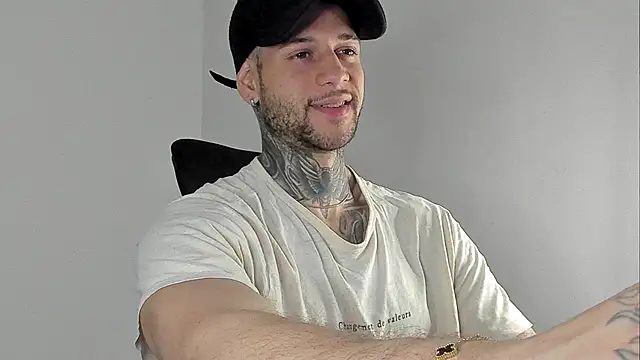  jamesleandros1 online show from September 27, 4:39 am