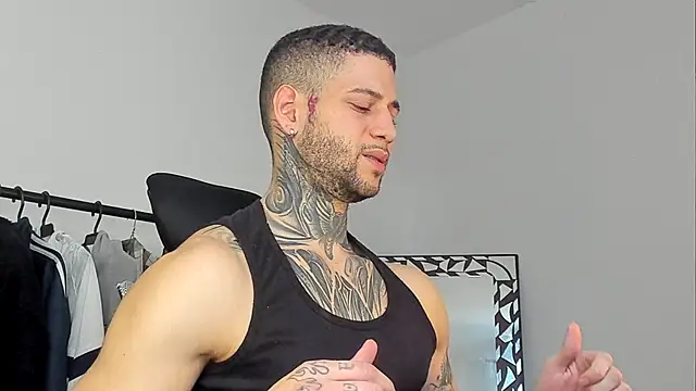  jamesleandros1 online show from October 25, 9:42 pm