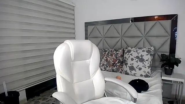 nana levy online show from January 17, 9:39 am