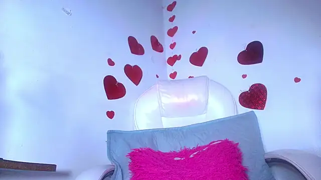 Snapshot of naomi_kyse chatting on February 13, 9:30 am naomi kyse online show from February 13, 9:30 am