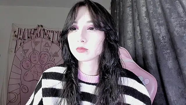 Snapshot of Holy420lolii chatting on September 20, 5:36 pm Holy420lolii online show from September 20, 5:36 pm