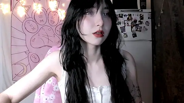 Snapshot of Holy420lolii chatting on March 15, 4:57 pm Holy420lolii online show from March 15, 4:57 pm