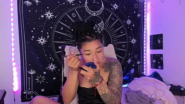 Eva Lee  online show from November 25, 7:19 am