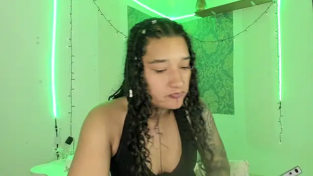 Snapshot of Eva_Lee_ chatting on May 24, 9:58 am Eva Lee online show from May 24, 9:58 am