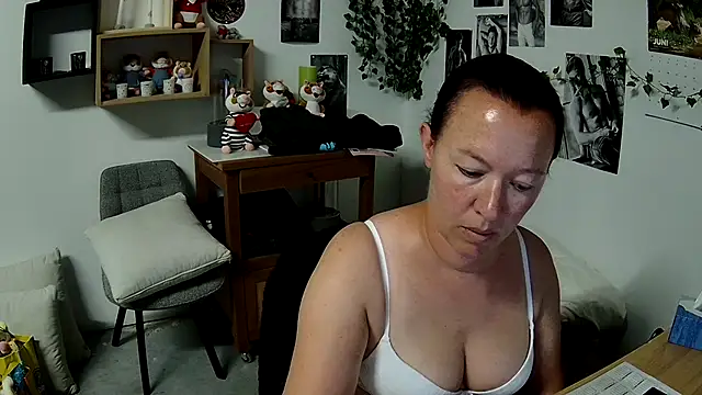Snapshot of AnyaKrey@xh chatting on June 19, 12:09 pm AnyaKreyxh online show from June 19, 12:09 pm