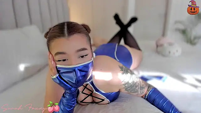 Snapshot of Foxxy222_ chatting on October 25, 9:20 pm Foxxy222 online show from October 25, 9:20 pm