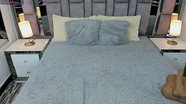 EMMAHILL1 online show from March 6, 7:32 pm