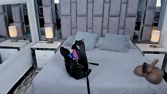 EMMAHILL1 online show from January 17, 11:15 am