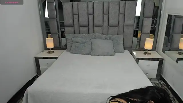 EMMAHILL1 online show from February 23, 11:07 am