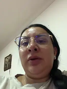 Abril Luv online show from March 7, 1:53 am