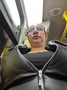 Abril Luv online show from March 11, 12:44 am