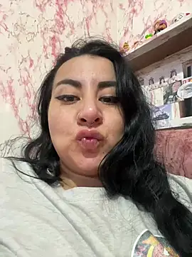 Abril Luv online show from March 15, 1:40 pm