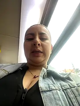 Abril Luv online show from October 17, 12:19 pm