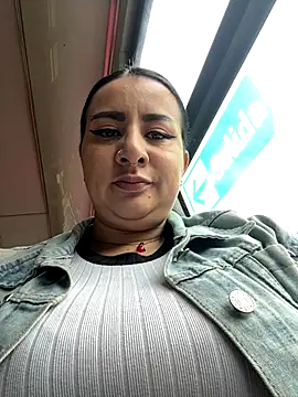 Abril Luv online show from October 28, 12:09 pm