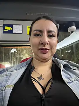 Abril Luv online show from December 20, 12:40 am