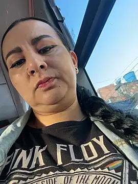 Abril Luv online show from February 9, 12:09 pm