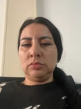 Abril Luv online show from April 25, 1:41 pm