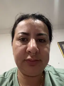 Abril Luv online show from May 1, 3:27 pm