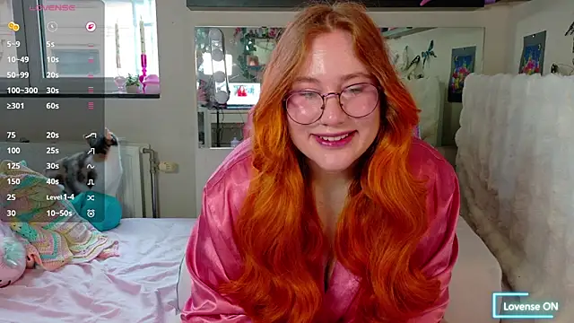 Snapshot of FluffyRainbowKity chatting on May 15, 8:32 am FluffyRainbowKity online show from May 15, 8:32 am