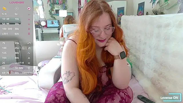 Snapshot of FluffyRainbowKity chatting on June 14, 8:27 am FluffyRainbowKity online show from June 14, 8:27 am