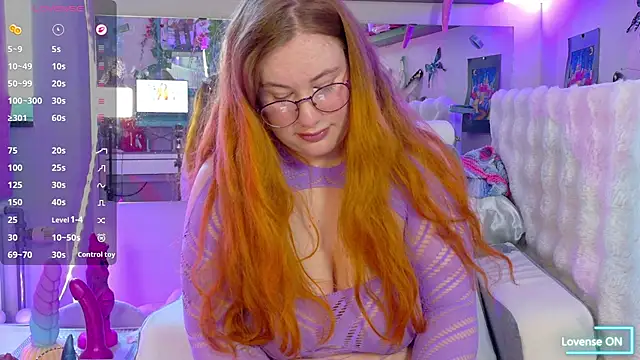 Snapshot of FluffyRainbowKity chatting on July 9, 12:42 pm FluffyRainbowKity online show from July 9, 12:42 pm