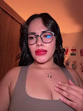 Snapshot of andra_rose chatting on July 3, 11:00 pm andra rose online show from July 3, 11:00 pm