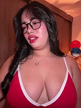 Snapshot of andra_rose chatting on July 4, 11:22 pm andra rose online show from July 4, 11:22 pm