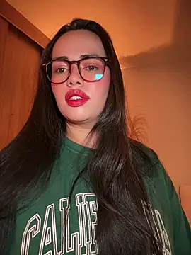 Snapshot of andra_rose chatting on August 3, 12:20 am andra rose online show from August 3, 12:20 am
