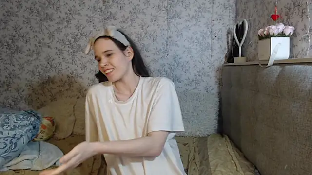 Nicole-Petite online show from January 26, 4:20 am