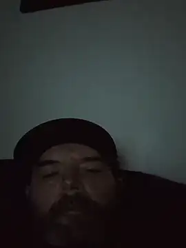 Snapshot of Louis504z chatting on December 4, 2:21 am Louis504z online show from December 4, 2:21 am